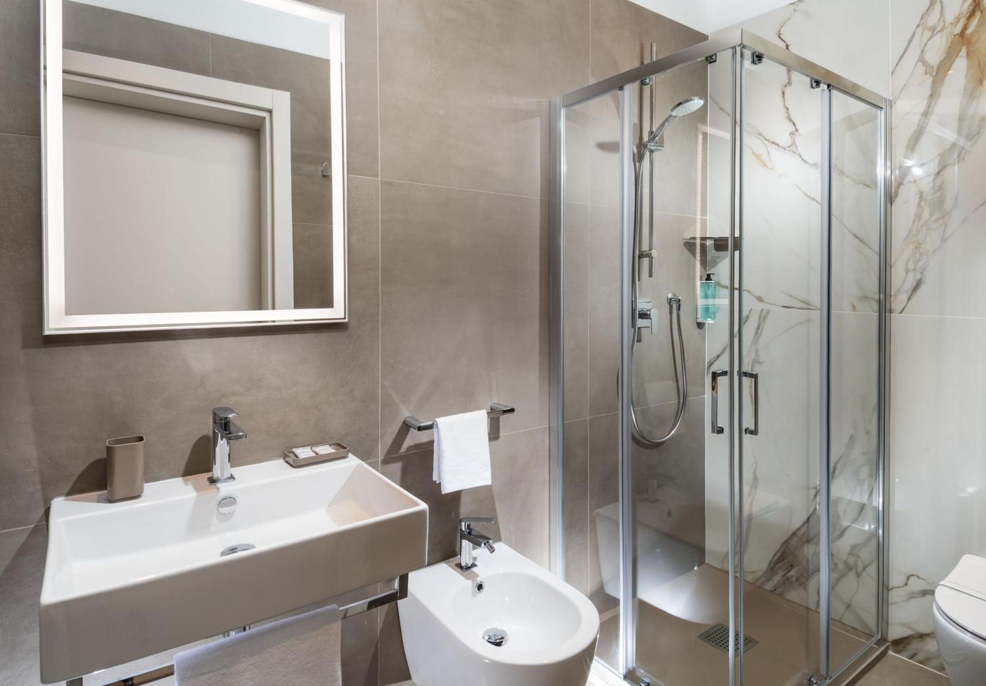 Hotel International Direttamente Sulla Sabbia Misano Adriatico Ngoại thất bức ảnh